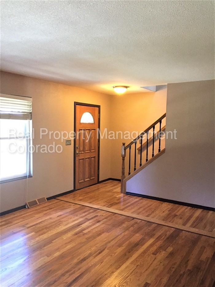 2523 E Geddes Ave - Photo 3 of 50