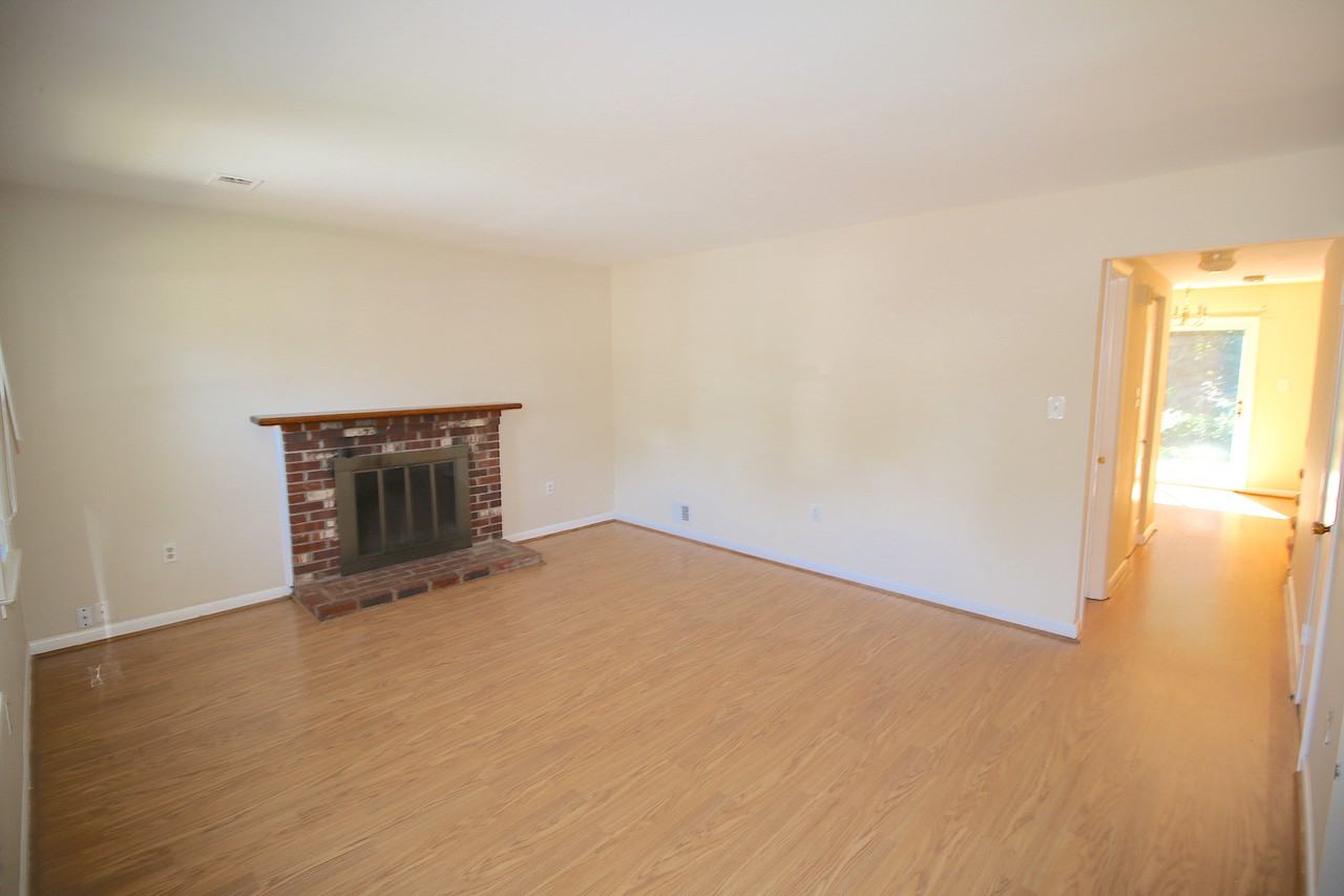 5278 Miles Ct - Photo 3 of 22