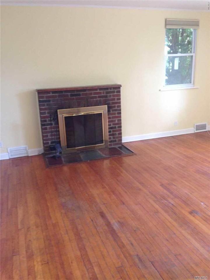 15 Hilltop Dr - Photo 3 of 13