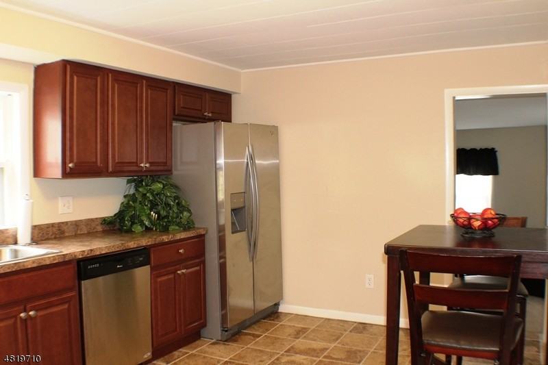 209 Morris Turnpike - Photo 3 of 11