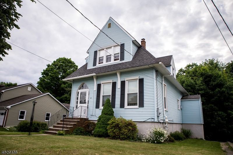 19 Kings Rd - Photo 2 of 12