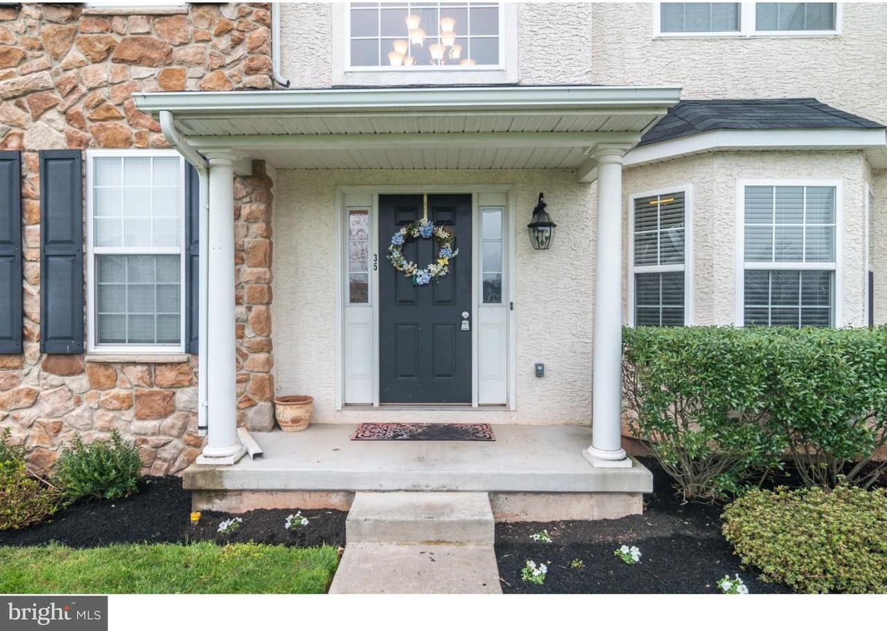 35 Marjessa Drive - Photo 2 of 24