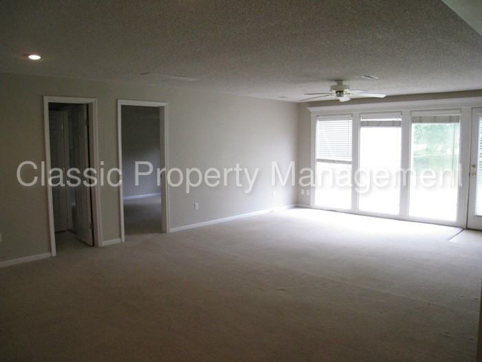 604 NE 101 St - Photo 2 of 17