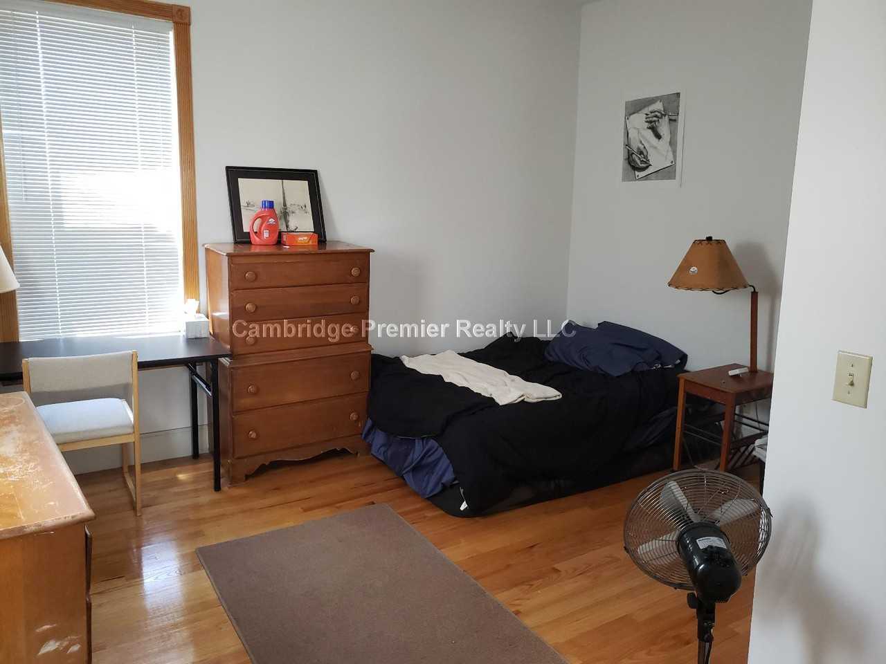 183 Columbia Street - Photo 3 of 9