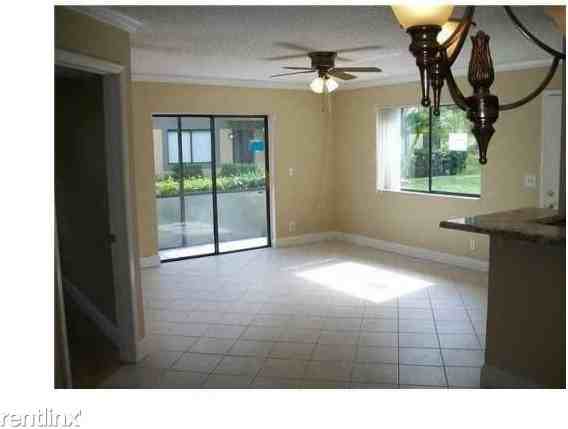 655 Trace Cir #101 - Photo 2 of 8