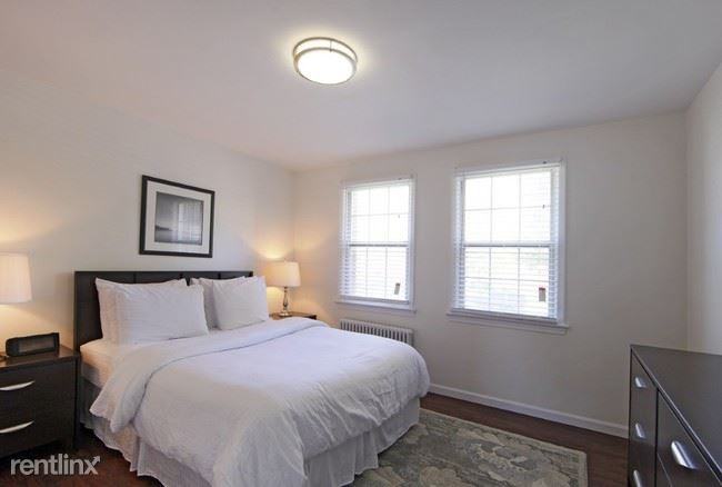 Martin's View Apartments - Photo 2 of 7