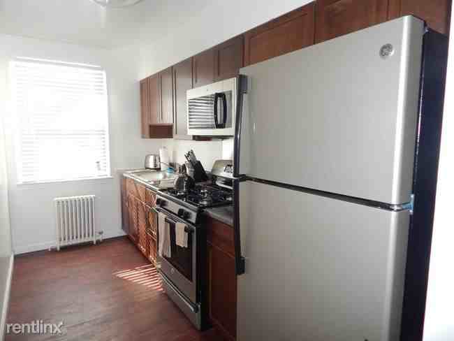 Martin's View Apartments - Photo 3 of 7