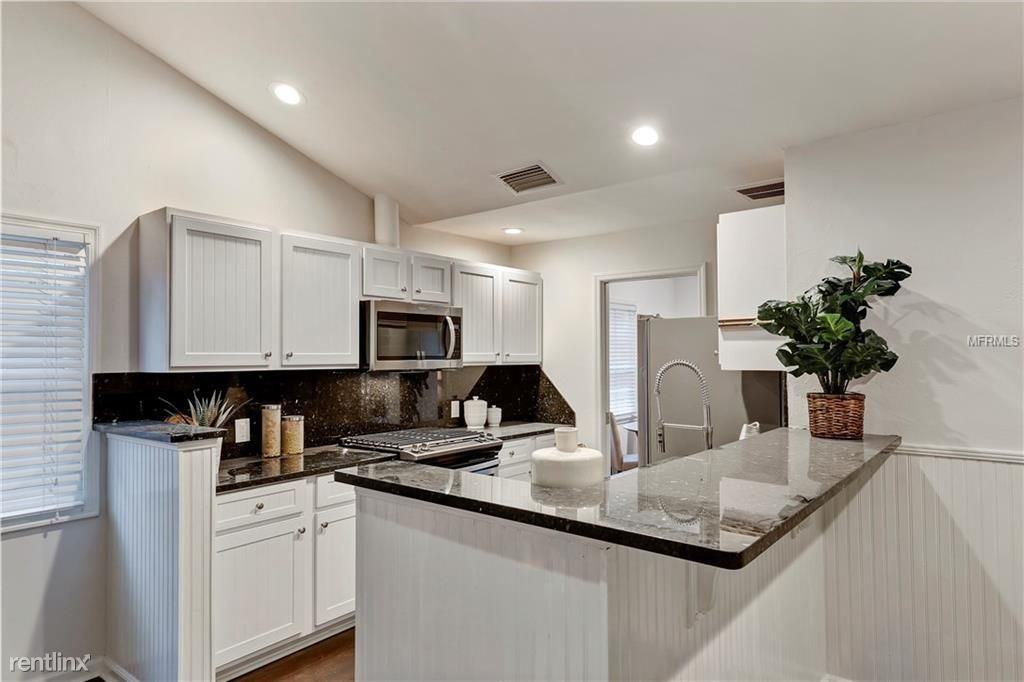 3015 7th St N - Photo 3 of 9