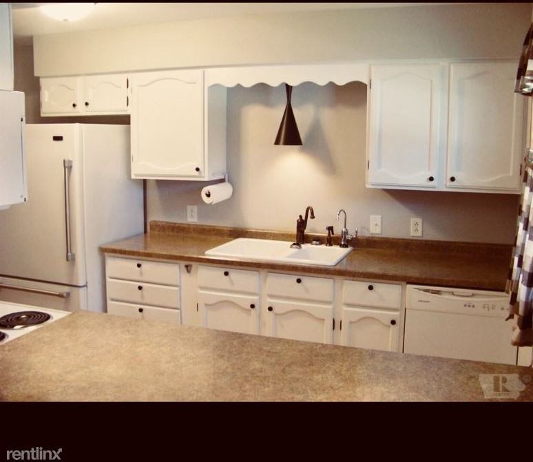 1008 S 3rd St - Photo 3 of 13