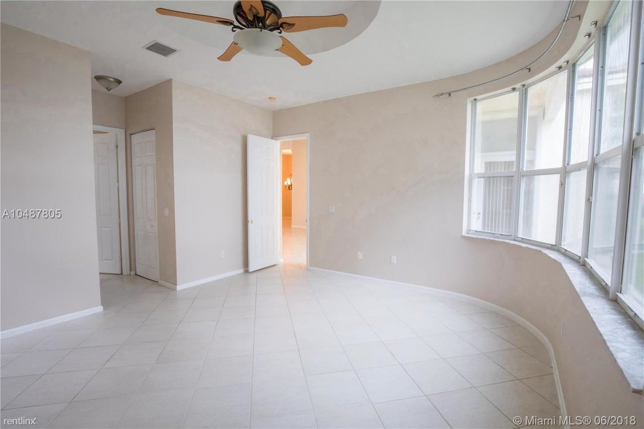 16726 SW 51st St - Photo 2 of 36