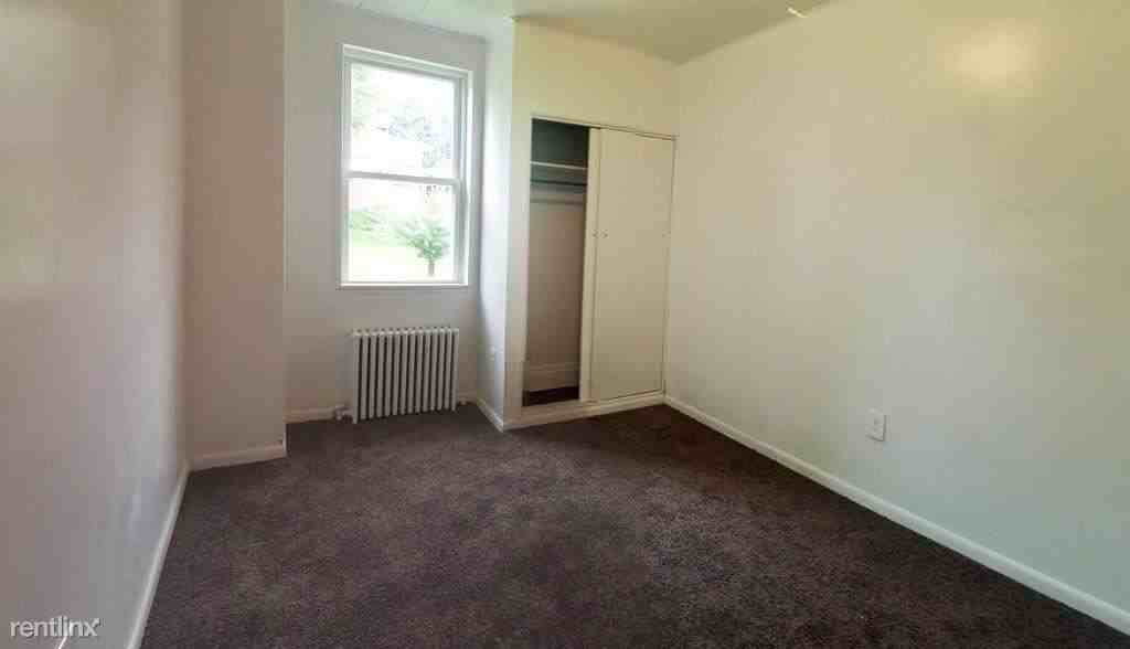 168 Brighton St - Photo 2 of 10