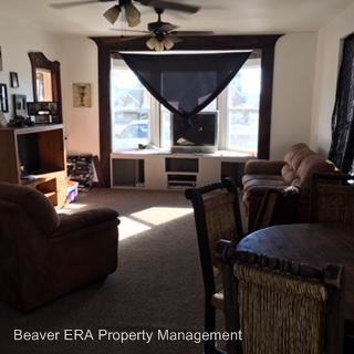 410 N Main St - Photo 3 of 24