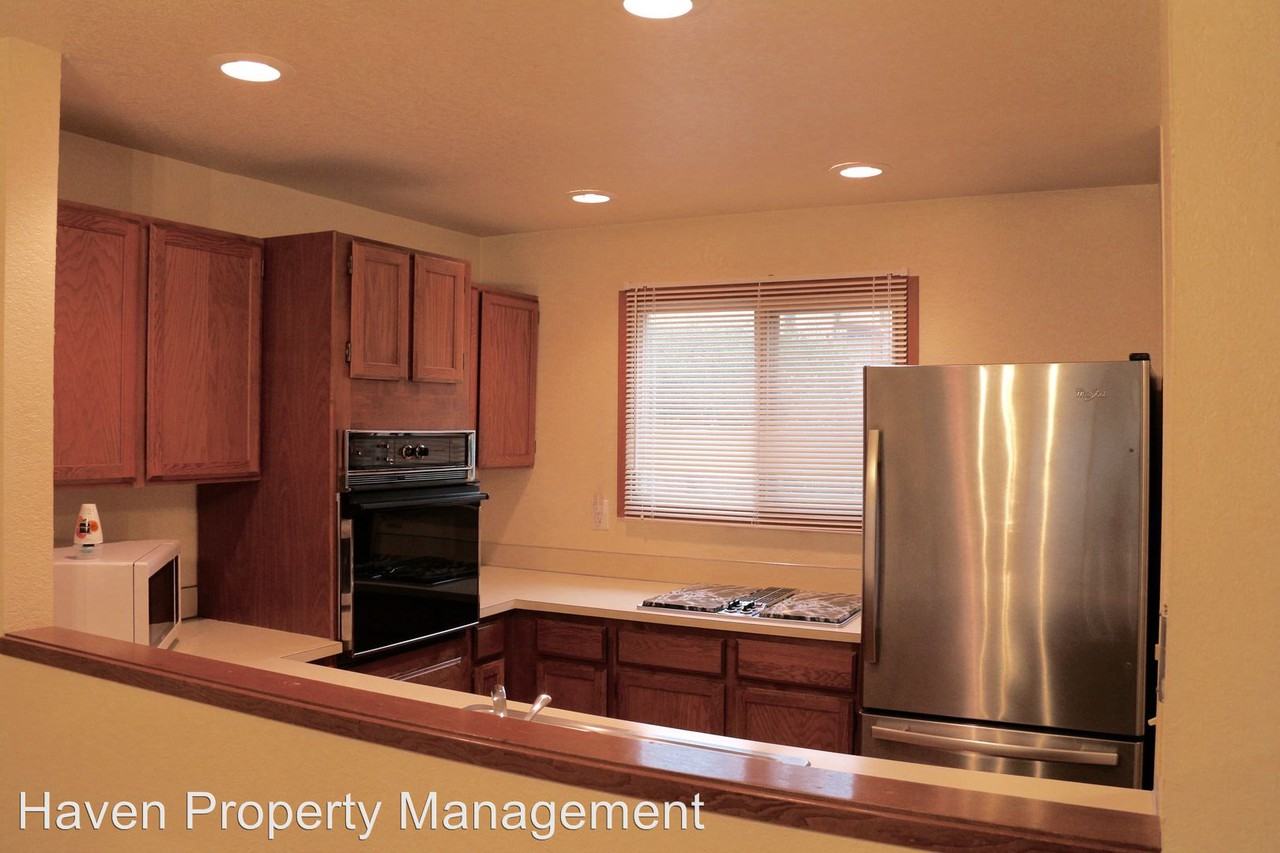 2062 S 233rd St - Photo 3 of 28