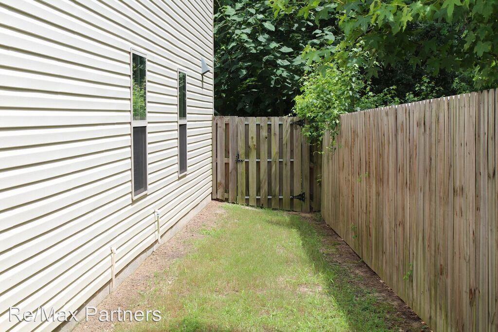 1133 Sierra Ln - Photo 2 of 19