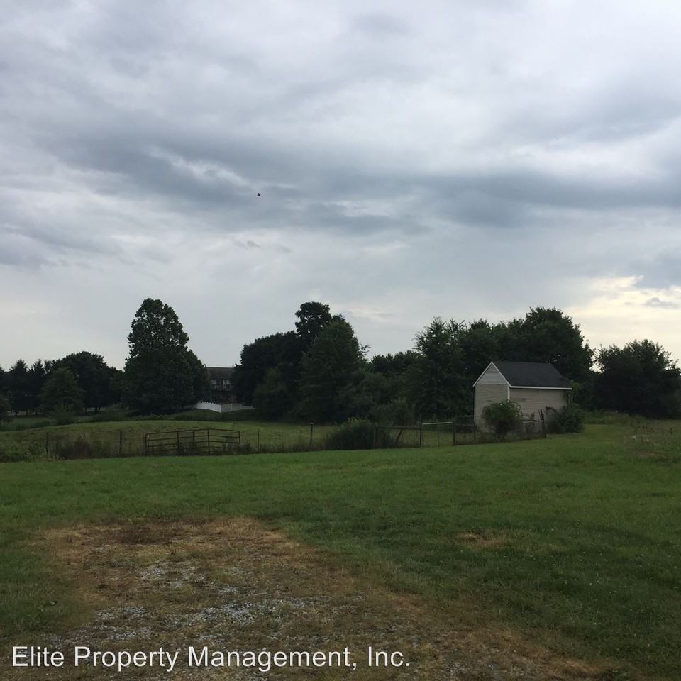 2025 Stoverstown Rd - Photo 2 of 13