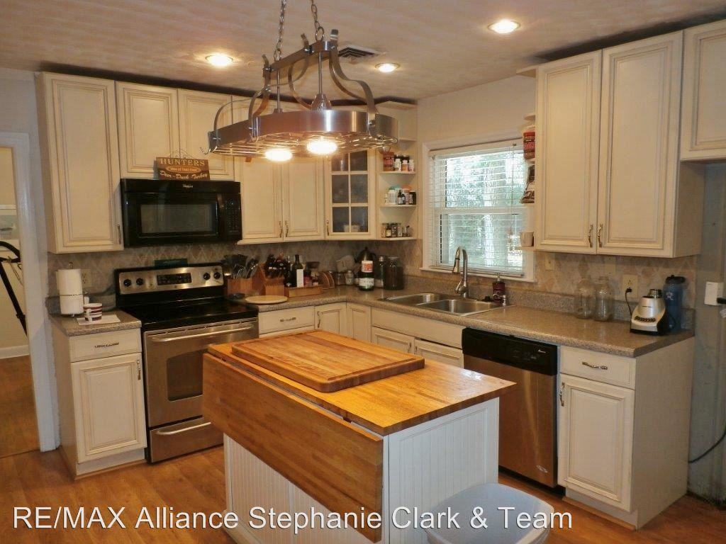 512 Sparrow Rd - Photo 2 of 14