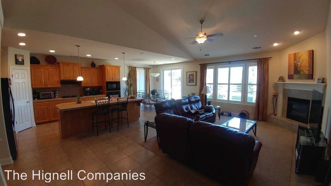 3378 Old Lantern Dr - Photo 3 of 19