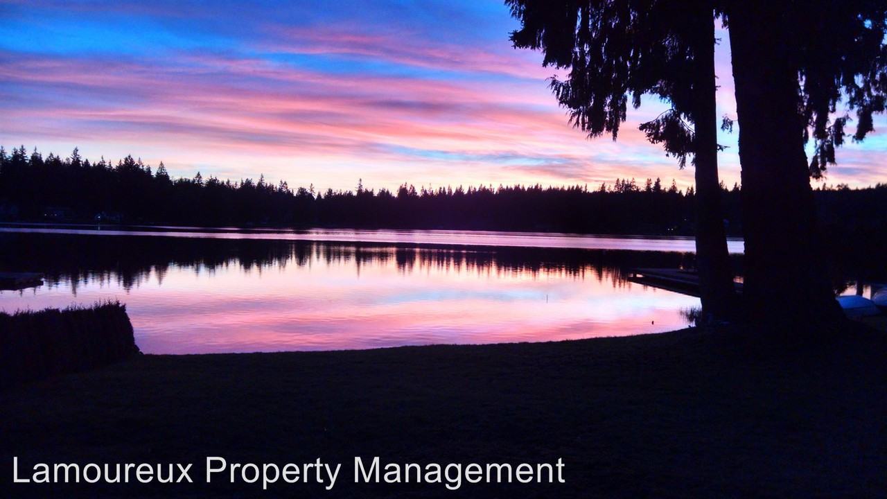 14530 W Lake Goodwin Rd - Photo 2 of 15