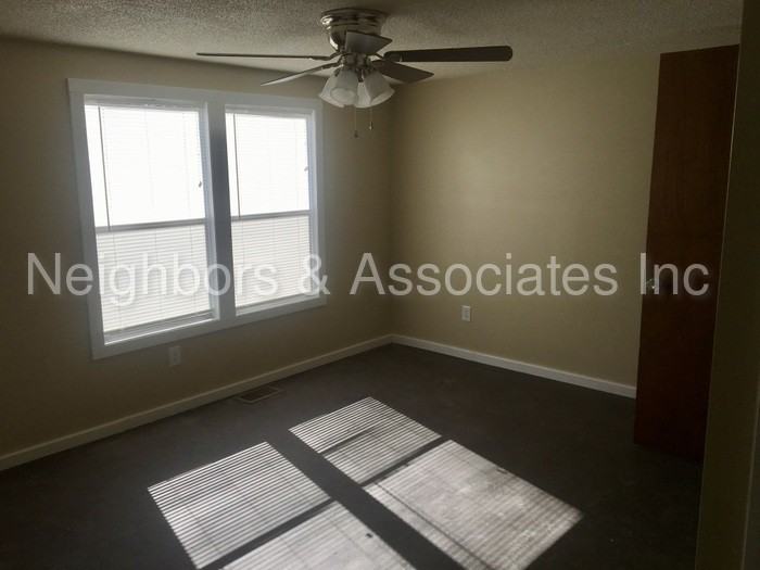 200 Enoch Rd - Photo 3 of 8