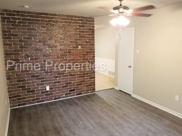 4933 Melinda Dr - Photo 3 of 7