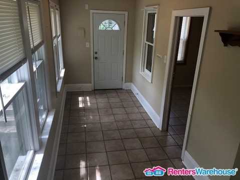 920 9th Ave S - Photo 3 of 24