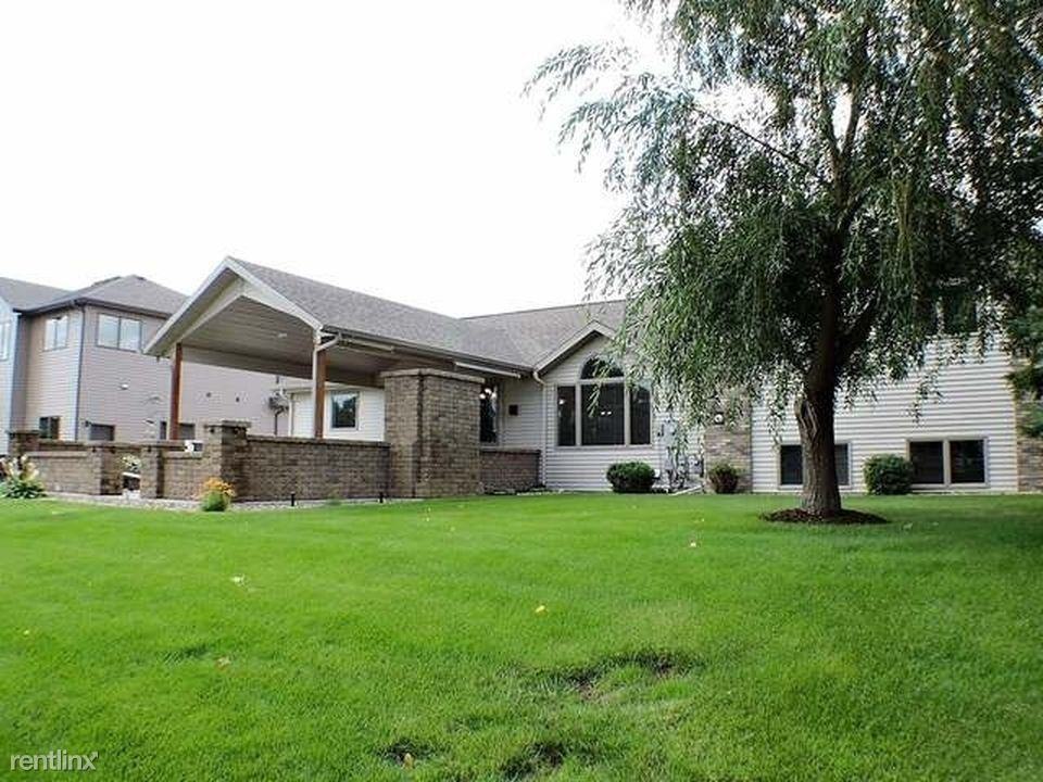 4816 Harbor Trail SE - Photo 2 of 10