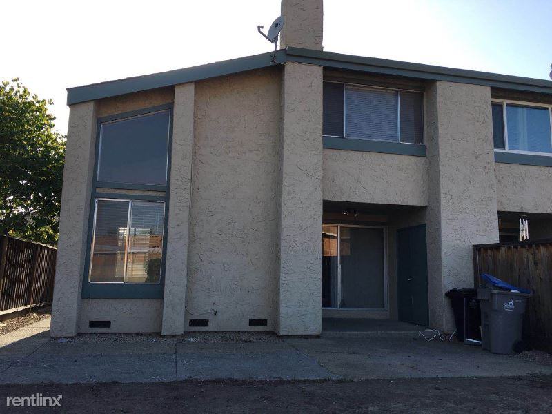 6262 Kelez Ct - Photo 2 of 10