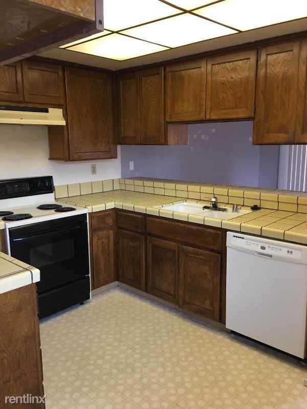 6262 Kelez Ct - Photo 3 of 10