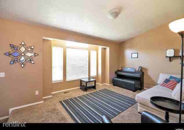 1932 N 810 W - Photo 2 of 17