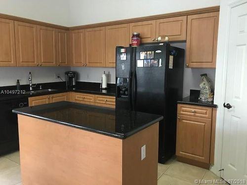 1932 SE 24th Ave #1932 - Photo 2 of 3