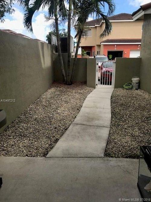 1932 SE 24th Ave #1932 - Photo 3 of 3