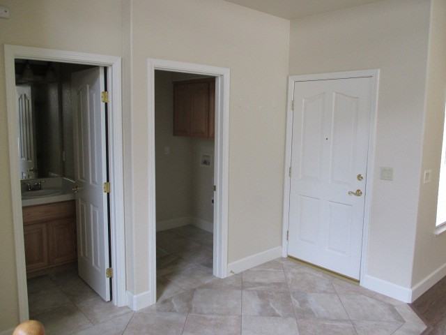 1667 Palatia Dr - Photo 3 of 25