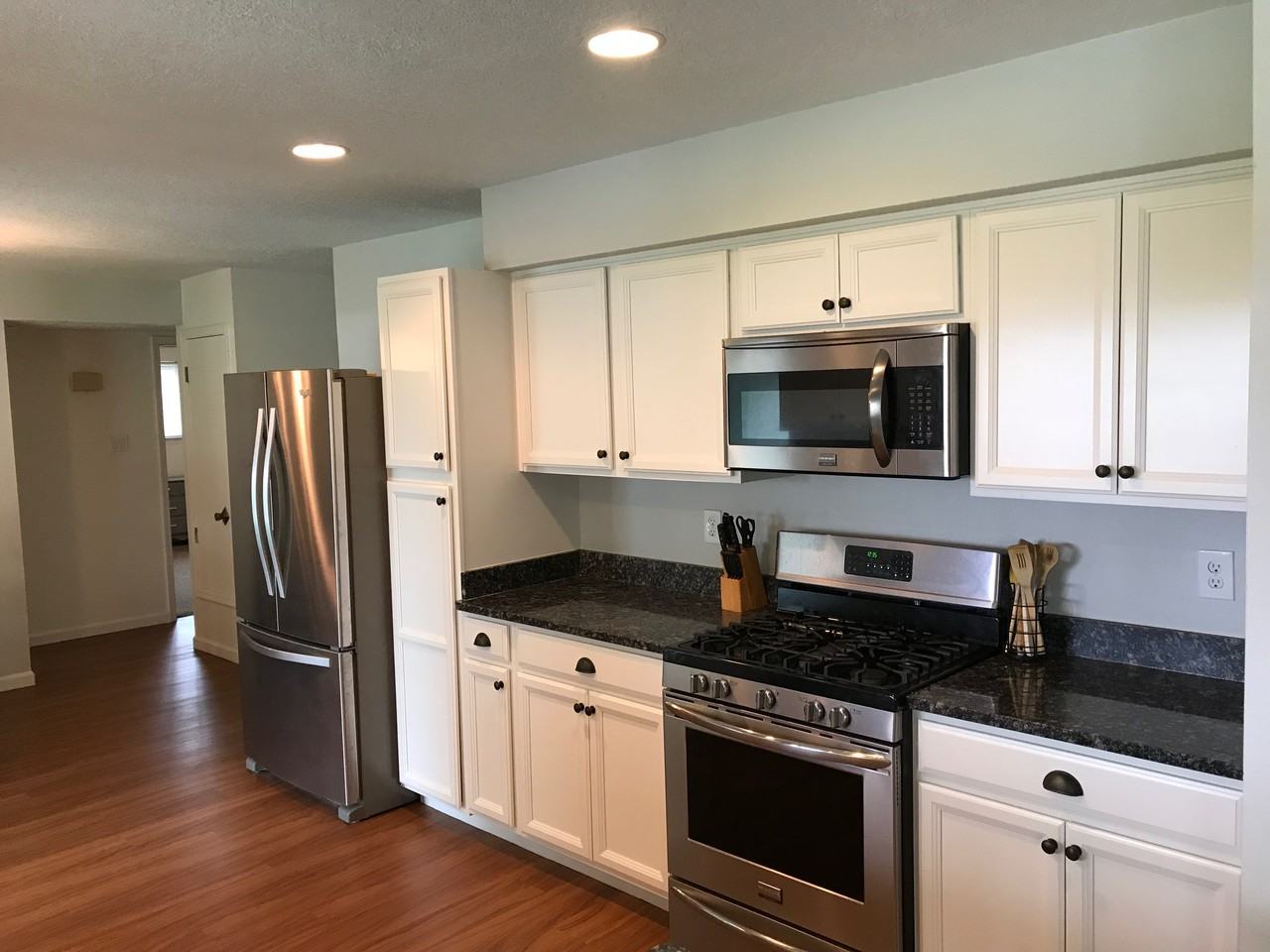11412 Manitoba Dr NE - Photo 3 of 19