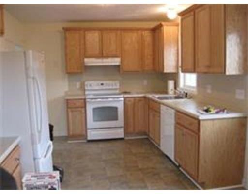 118 Main St #B - Photo 2 of 10