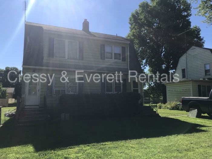 208 Blakeslee - Photo 2 of 15