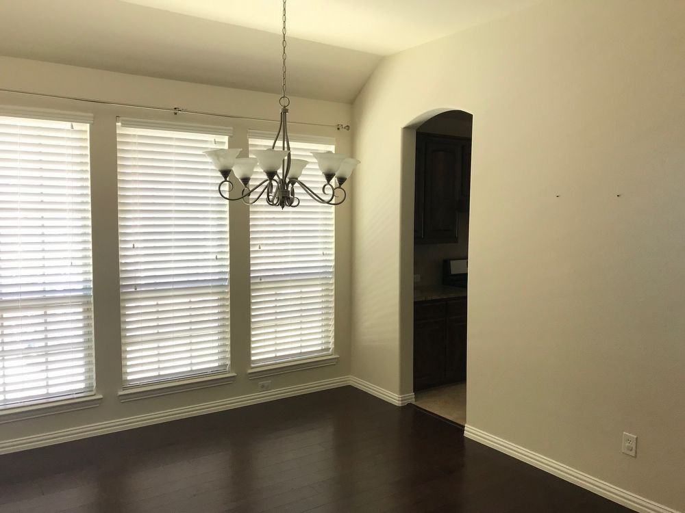 2712 Cole Castle Drive - Photo 2 of 10