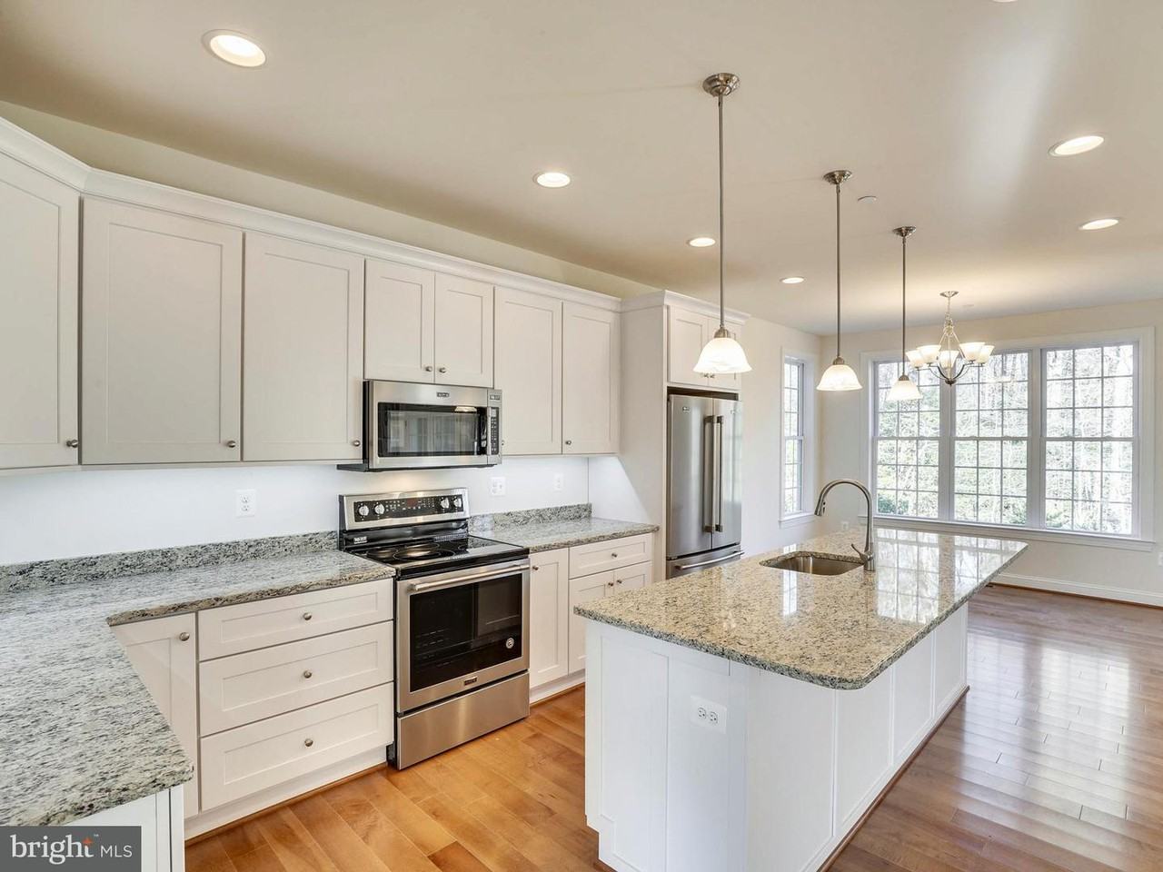 1008 St Anne Ln - Photo 2 of 30