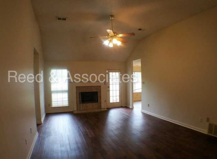 200 Garden View Dr - Photo 2 of 11