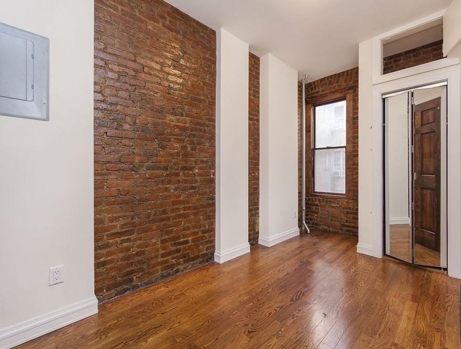 18th Ave - Photo 3 of 5