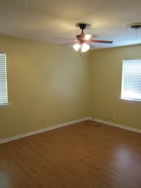 3463 Bandera Rd - Photo 3 of 7