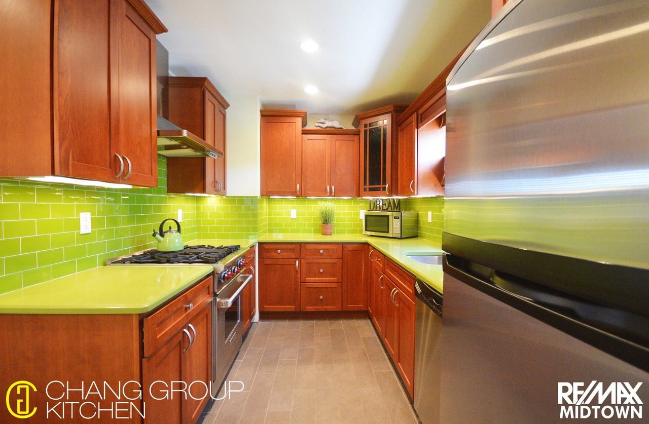 544 Warren Ave - Photo 2 of 14