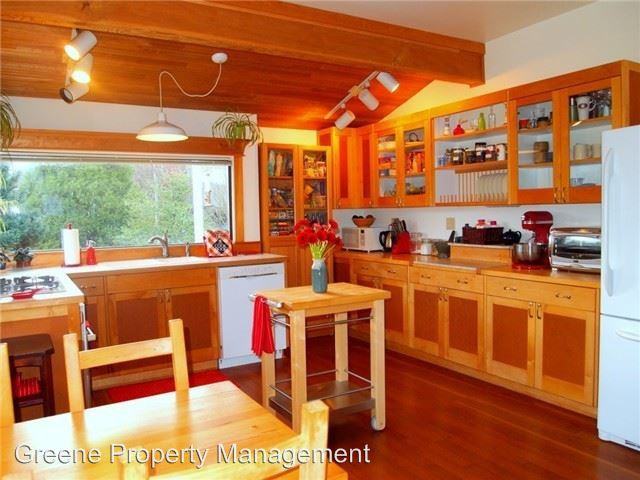 138 Plymouth St NW - Photo 2 of 17