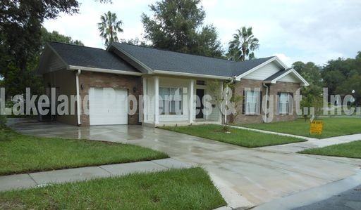 1112 Biltmore Pl - Photo 2 of 16