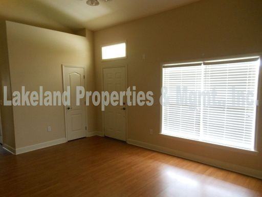 1112 Biltmore Pl - Photo 3 of 16