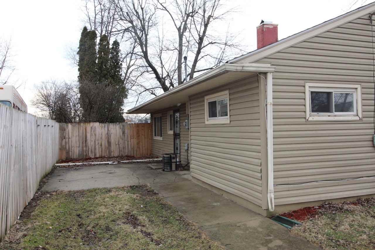 2233 Minnesota Avenue - Photo 2 of 33