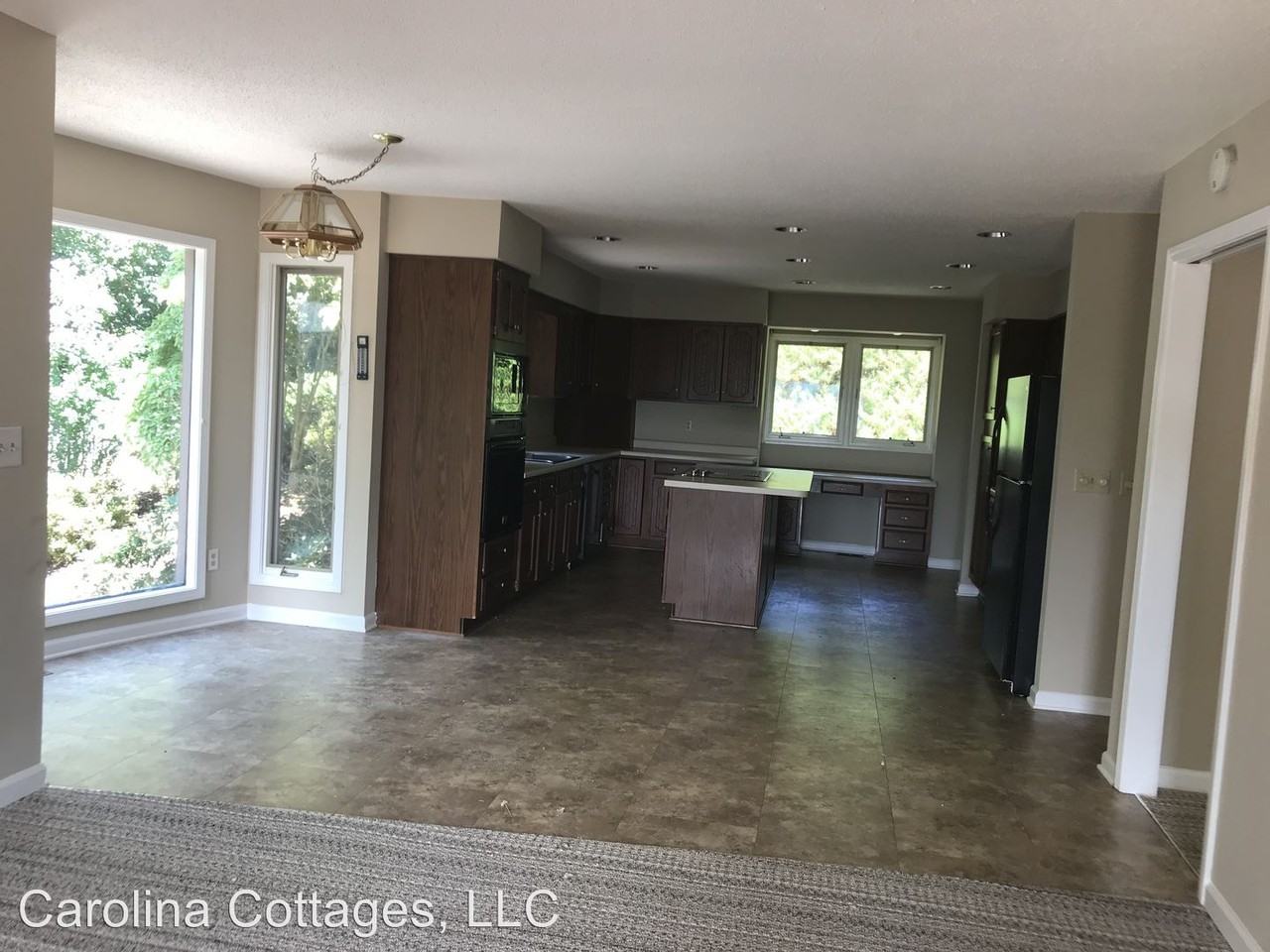 2320 Golf Club Ct - Photo 2 of 16