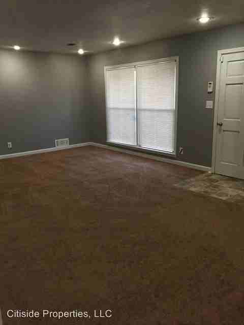 2699 Ellen Way - Photo 2 of 10
