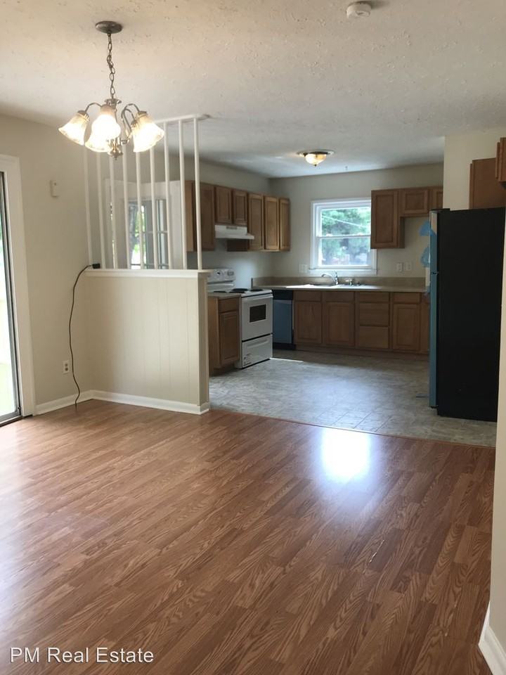 2400 Phoenix Dr - Photo 3 of 8