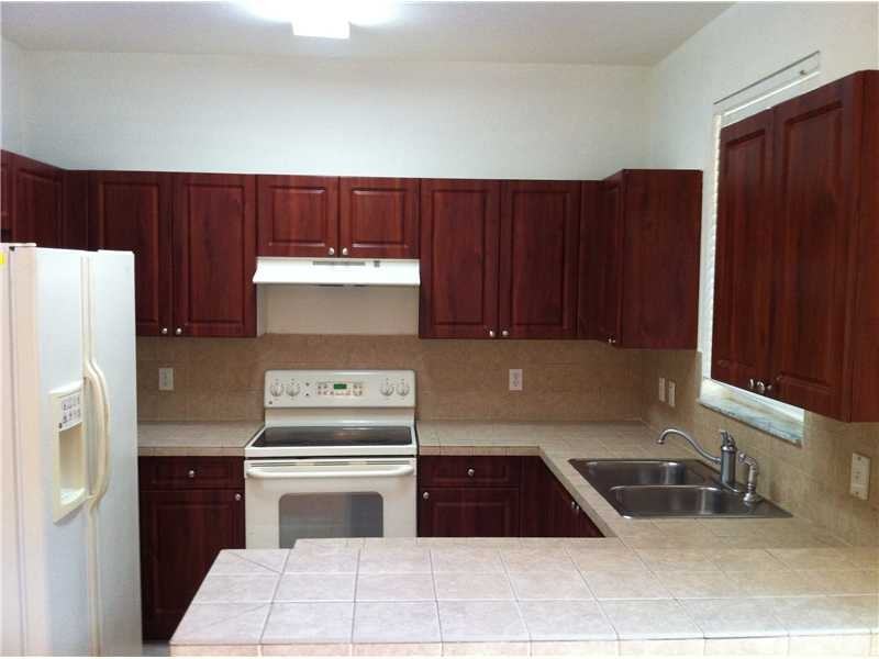 12439 Southwest 125th Street - Photo 3 of 8