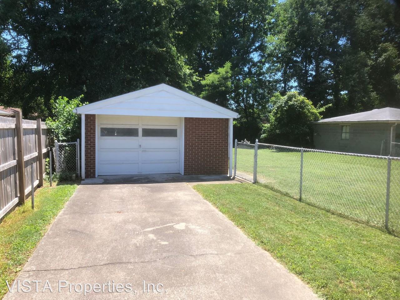 1526 Anna Ln - Photo 3 of 10